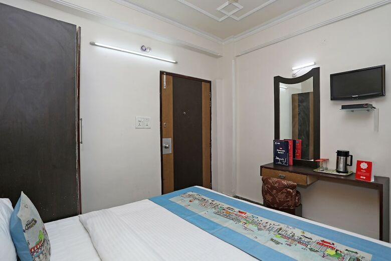 Hotel Oyo 10961 Near Railway Station
