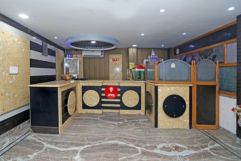 Hotel Oyo 10961 Near Railway Station