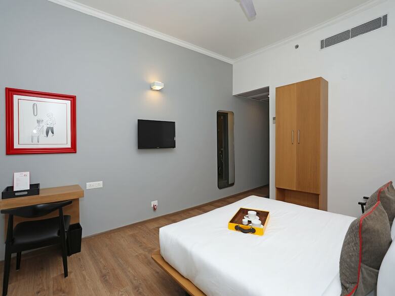 Hotel Oyo Townhouse 028 Corporate Suite
