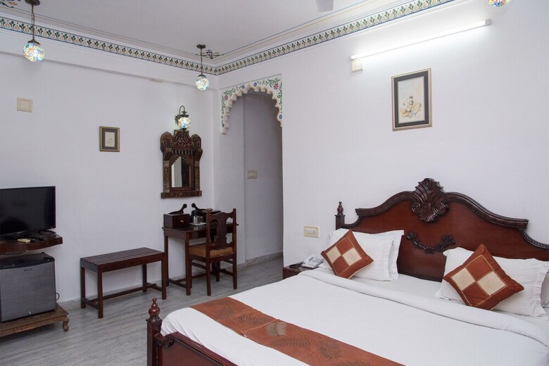 Oyo 10319 Hotel Pichola Haveli