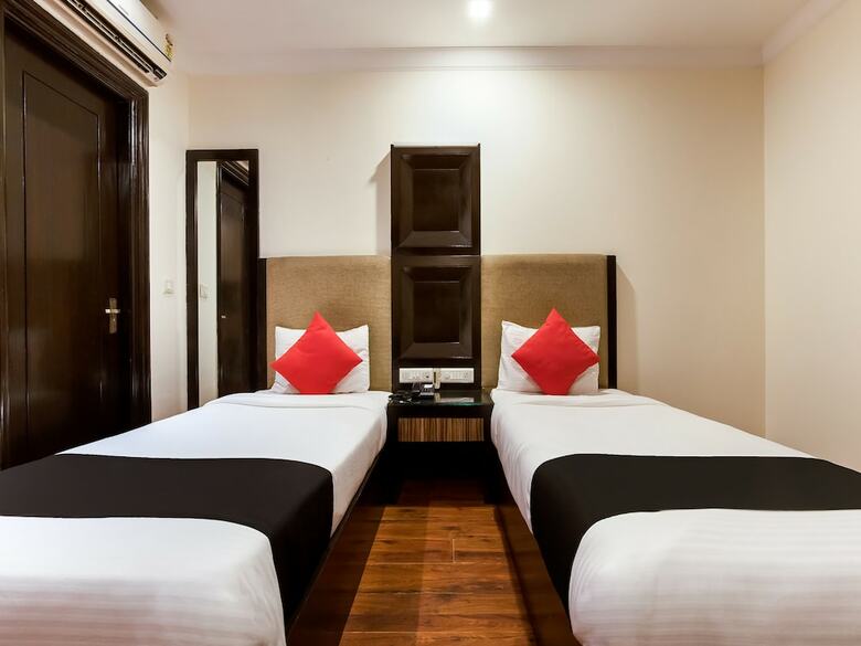 Oyo 7075 Hotel Oakland