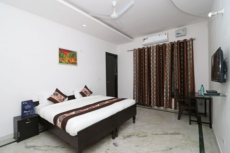 Oyo 11533 Hotel Green View
