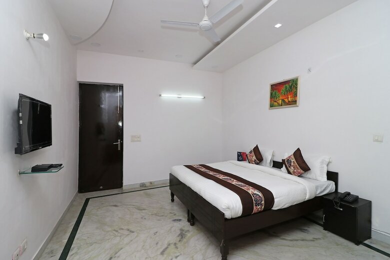 Oyo 11533 Hotel Green View