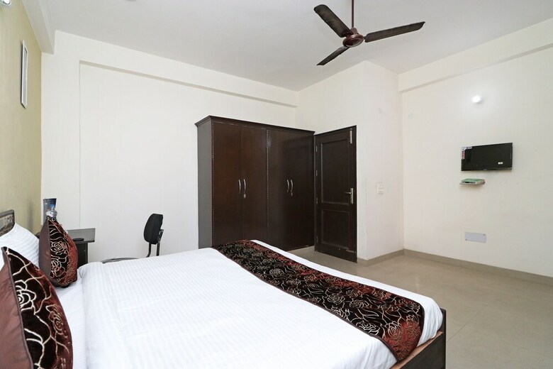 Hotel Oyo 11495 Mehta Guest House