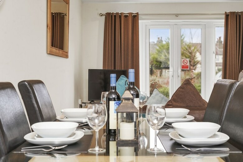 Heathrow Living Serviced Apartments By Ferndale