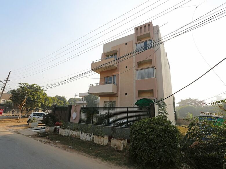 Hotel Oyo 11337 Asian Hospitality