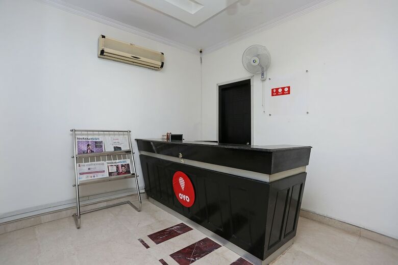 Hotel Oyo 11337 Asian Hospitality