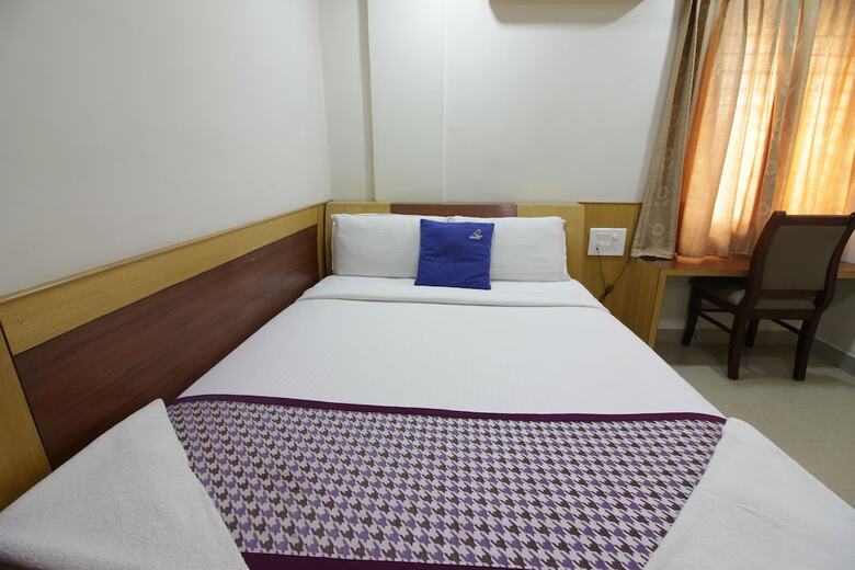 Hotel White Parrot