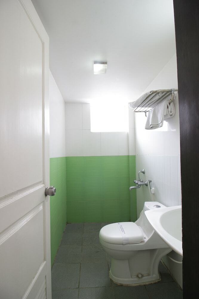 Hotel White Parrot