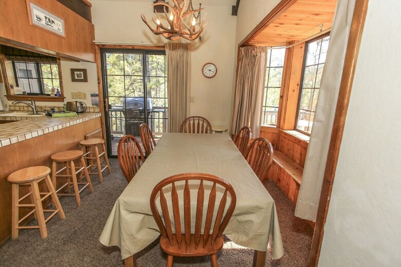 Crater Lake Villa