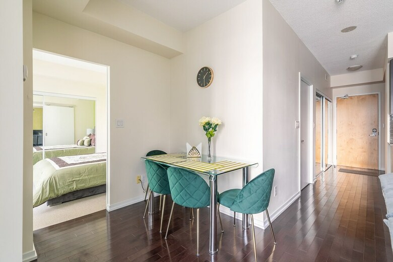 Apartamentos Simply Comfort. Maple Leaf Square
