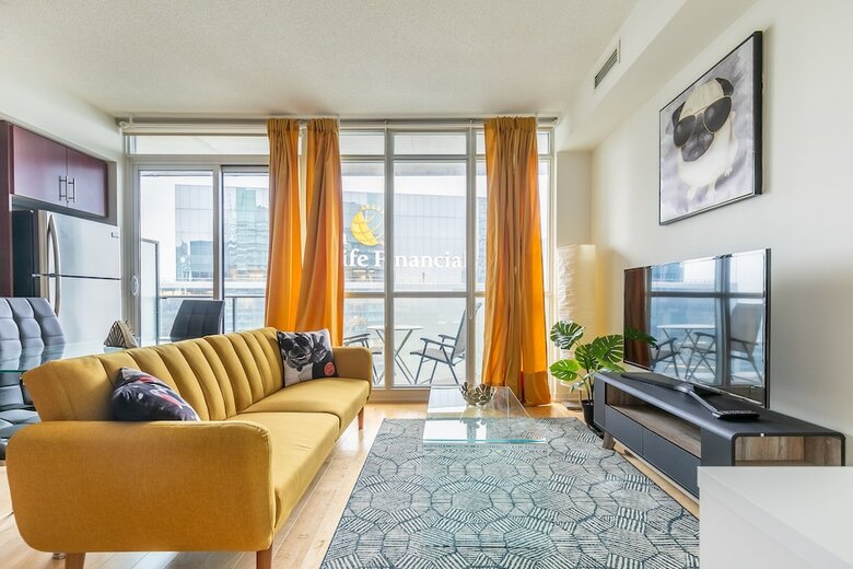 Apartamentos Simply Comfort. Maple Leaf Square