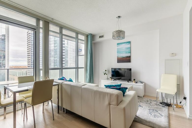 Apartamentos Simply Comfort. Maple Leaf Square