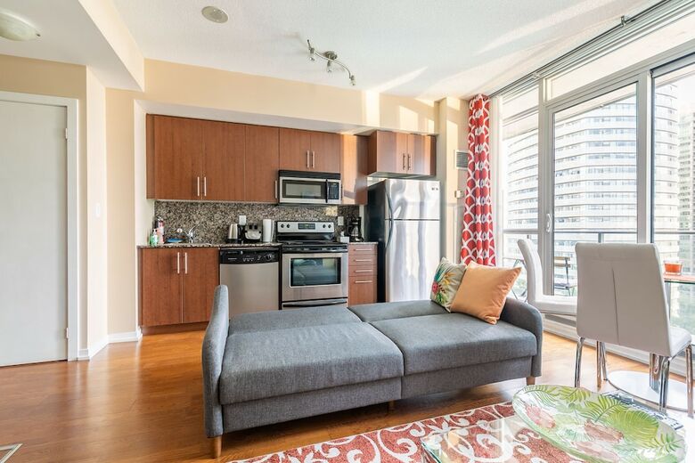 Apartamentos Simply Comfort. Maple Leaf Square