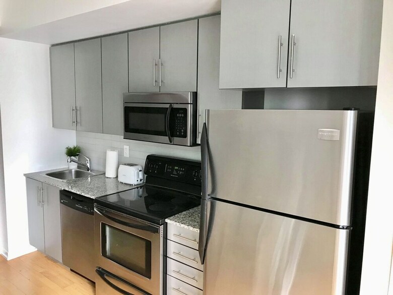 Apartamentos Simply Comfort. Maple Leaf Square