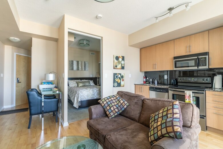 Apartamentos Simply Comfort. Maple Leaf Square