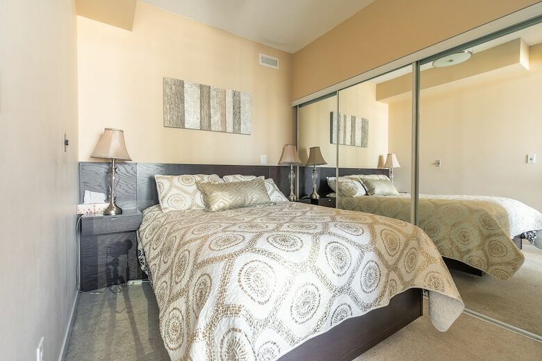 Apartamentos Simply Comfort. Maple Leaf Square