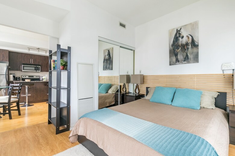 Apartamentos Simply Comfort. Maple Leaf Square
