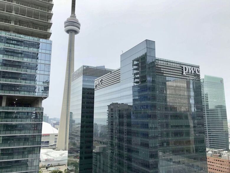 Apartamentos Simply Comfort. Maple Leaf Square