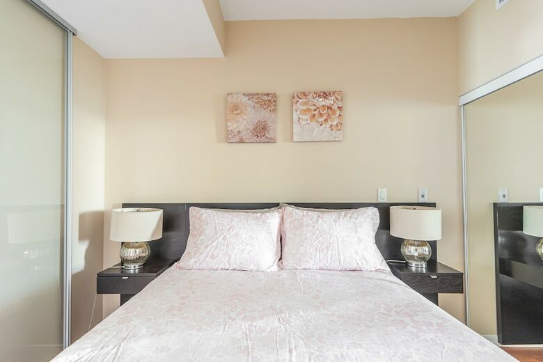 Apartamentos Simply Comfort. Maple Leaf Square