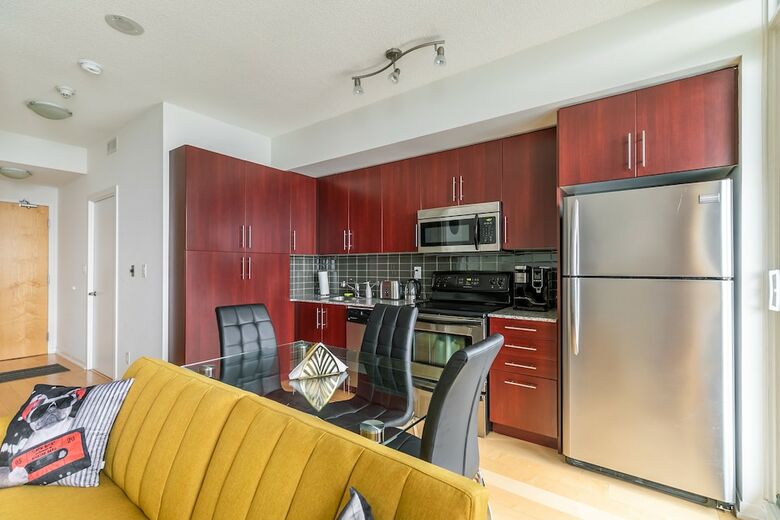 Apartamentos Simply Comfort. Maple Leaf Square