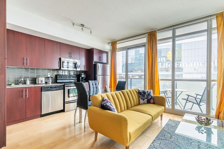 Apartamentos Simply Comfort. Maple Leaf Square