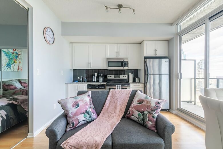 Apartamentos Simply Comfort. Maple Leaf Square