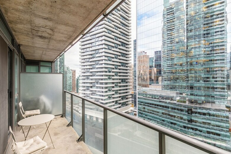 Apartamentos Simply Comfort. Maple Leaf Square