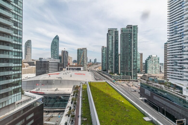 Apartamentos Simply Comfort. Maple Leaf Square