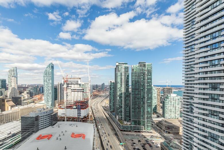 Apartamentos Simply Comfort. Maple Leaf Square