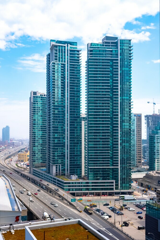 Apartamentos Simply Comfort. Maple Leaf Square