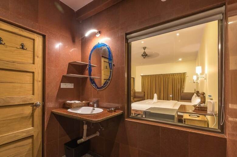 Hotel Aarya Boulevard