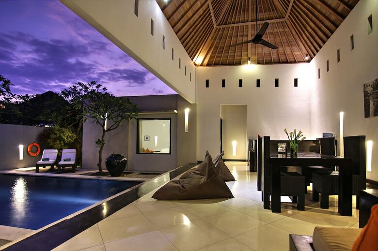 Apartamento The Seminyak Suite - Private Villa - By Astadala