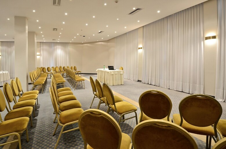 Hotel Grand Brizo Comahue