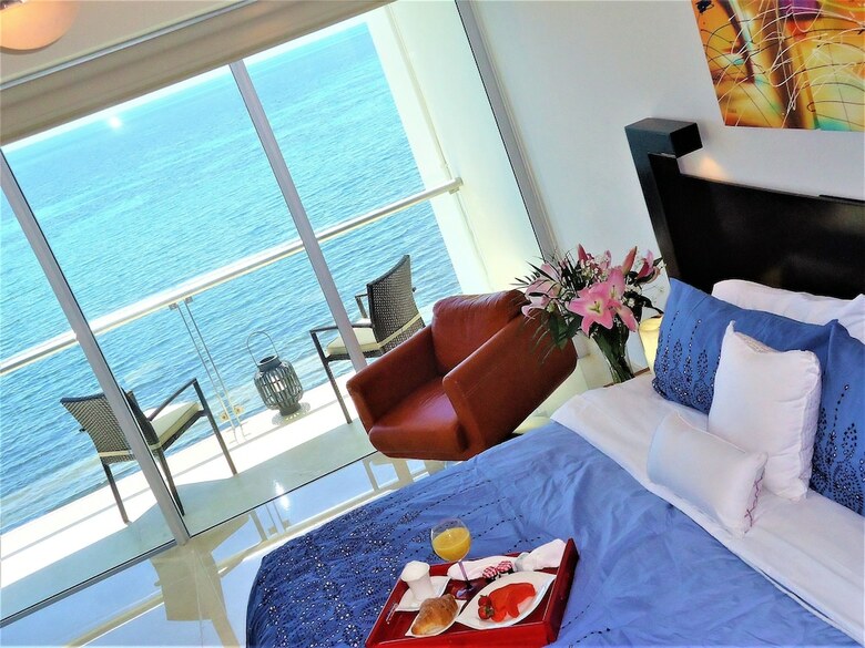 Aparthotel Tu Mirada Al Mar Beachfront Tower & Spa (3 Bedroom Condos)