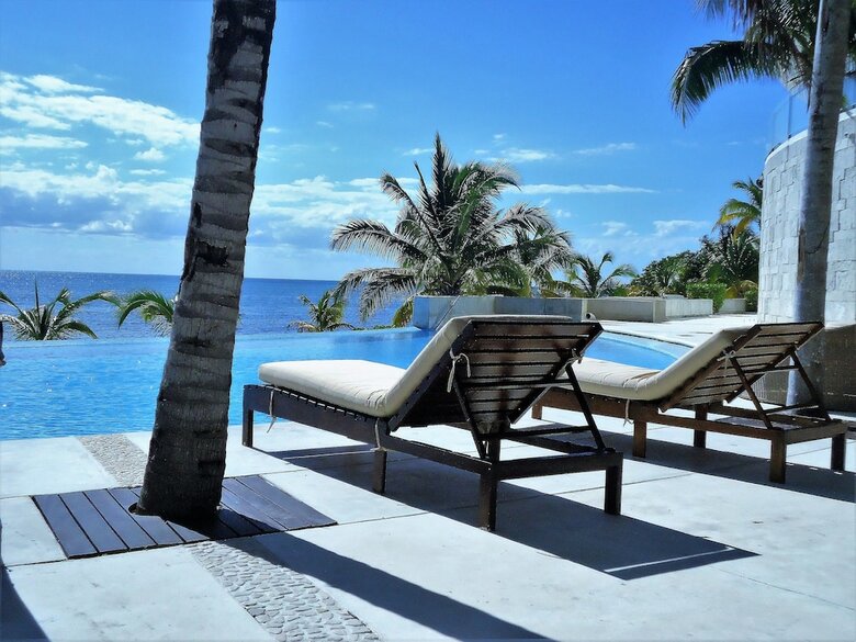 Aparthotel Tu Mirada Al Mar Beachfront Tower & Spa (3 Bedroom Condos)