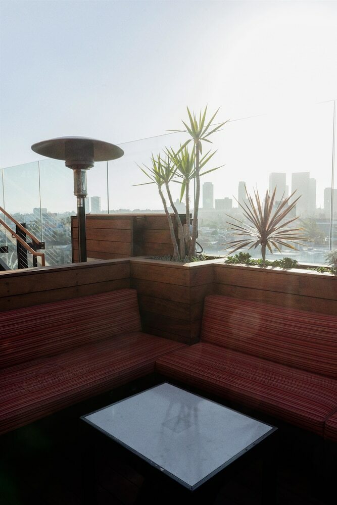 Hotel Sixty Beverly Hills