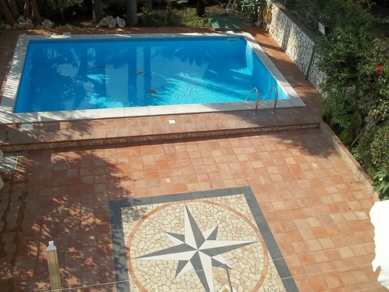 B&B Euthalia