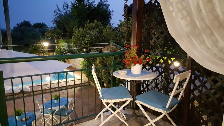 B&B Euthalia