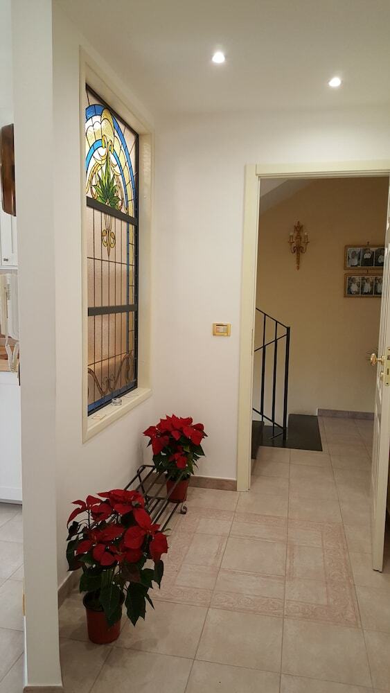 B&B Euthalia