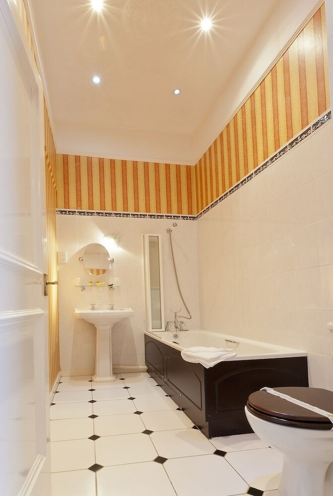 The Marstan Hotel
