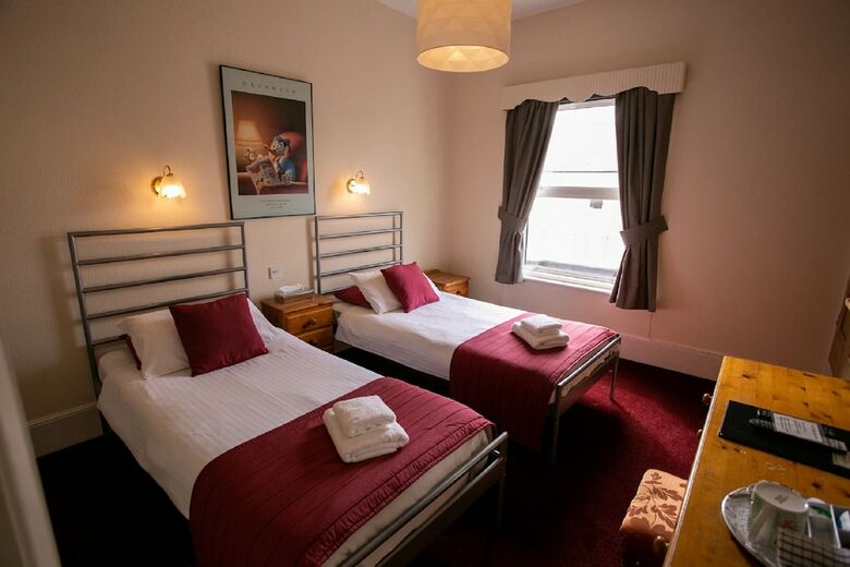 Hotel The Sherwood - Guest House