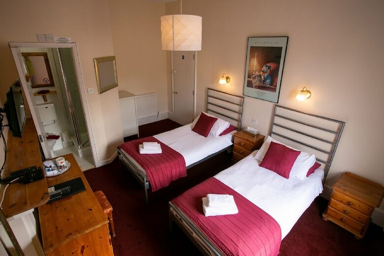 Hotel The Sherwood - Guest House