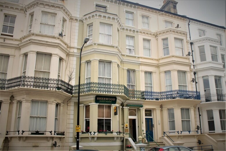 Hotel The Sherwood - Guest House