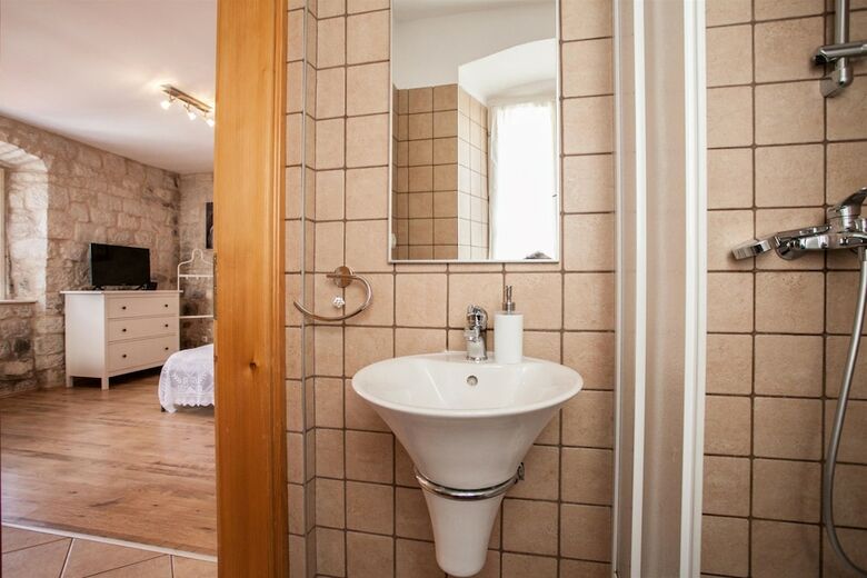 Apartment And Room Ursa