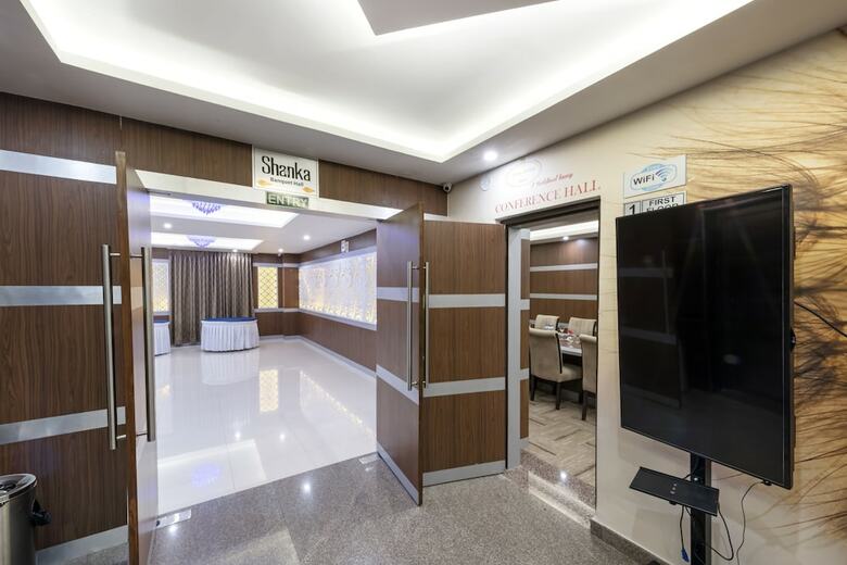 Hotel Ts Royal Grand - Attibele, Hosur