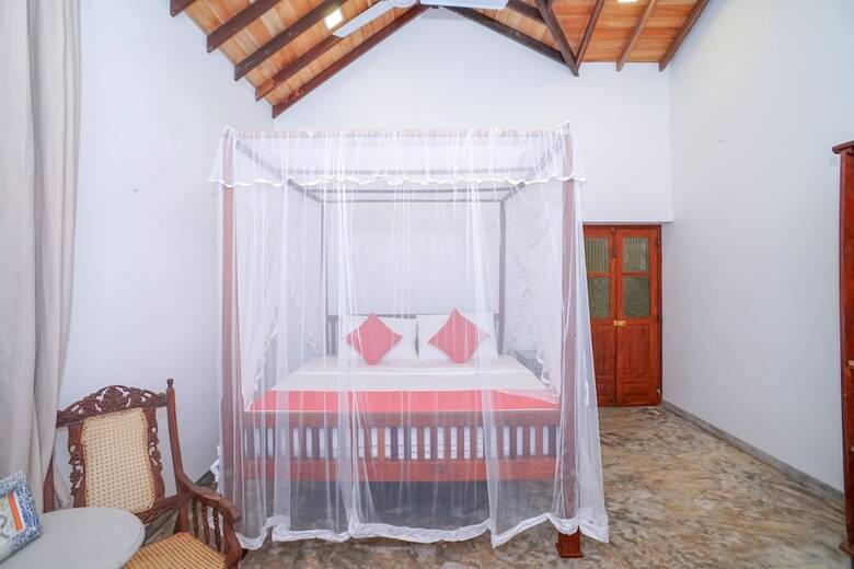 Hotel Oyo 382 Antique Ceylon Villa
