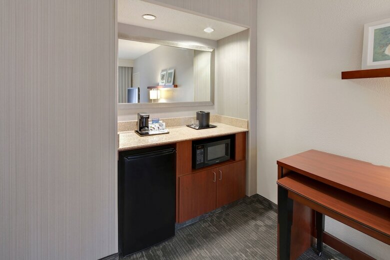 Hotel Courtyard By Marriott Atlanta Windy Hill/ballpark