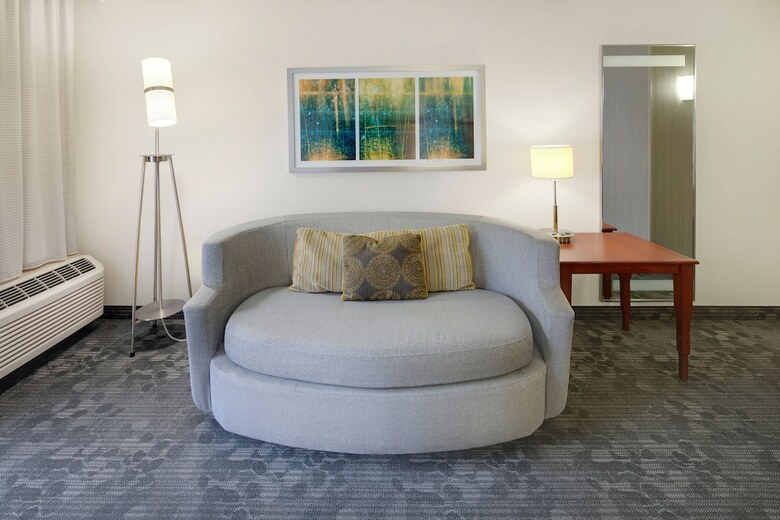 Hotel Courtyard By Marriott Atlanta Windy Hill/ballpark