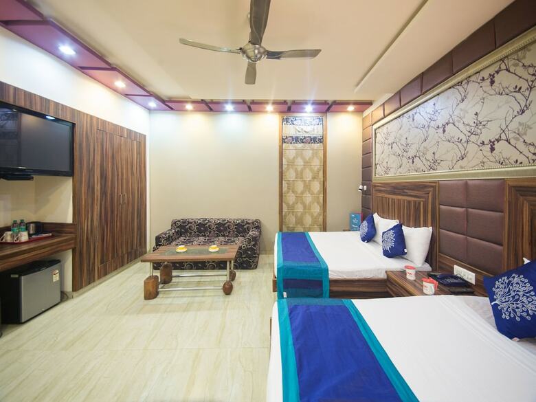 Oyo 2353 Hotel Deep